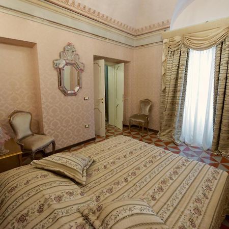 Palazzo Tilli Bed & Breakfast Casoli  Exterior photo