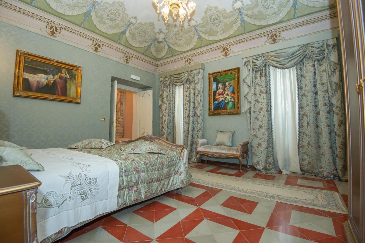 Palazzo Tilli Bed & Breakfast Casoli  Exterior photo