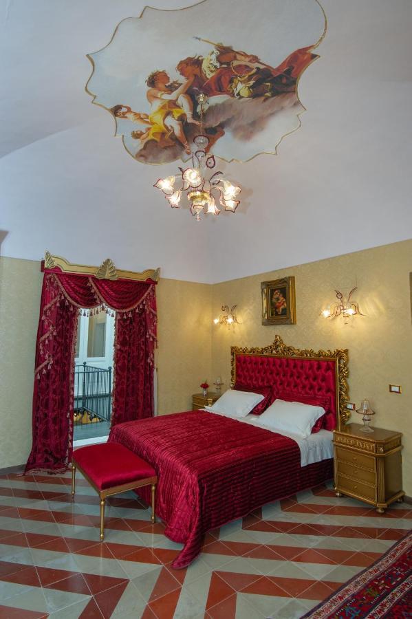 Palazzo Tilli Bed & Breakfast Casoli  Exterior photo