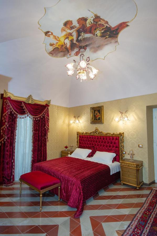 Palazzo Tilli Bed & Breakfast Casoli  Exterior photo