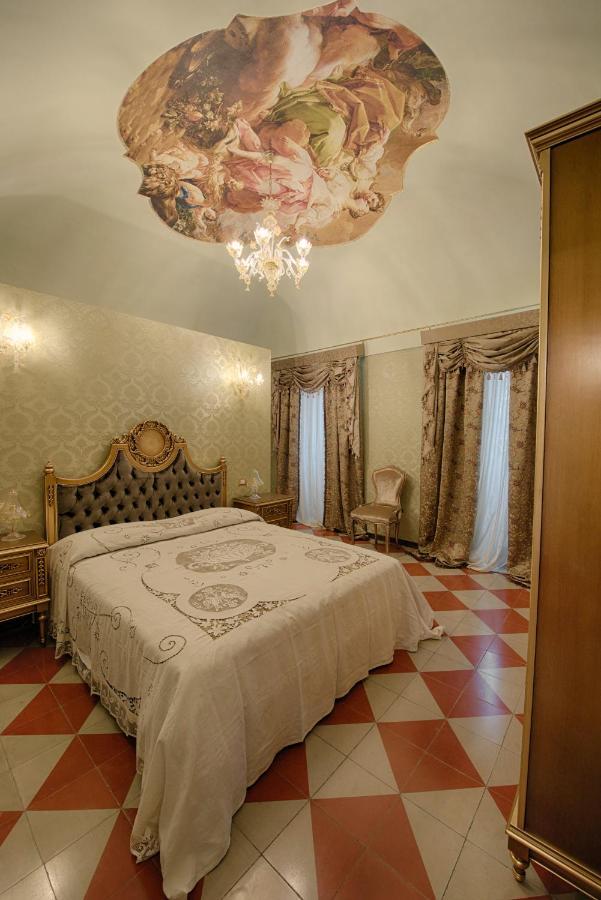 Palazzo Tilli Bed & Breakfast Casoli  Exterior photo