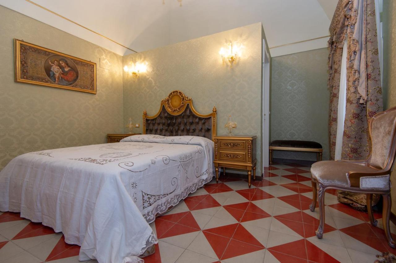 Palazzo Tilli Bed & Breakfast Casoli  Exterior photo