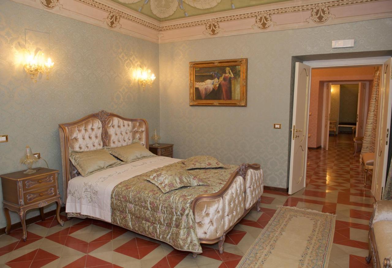 Palazzo Tilli Bed & Breakfast Casoli  Exterior photo