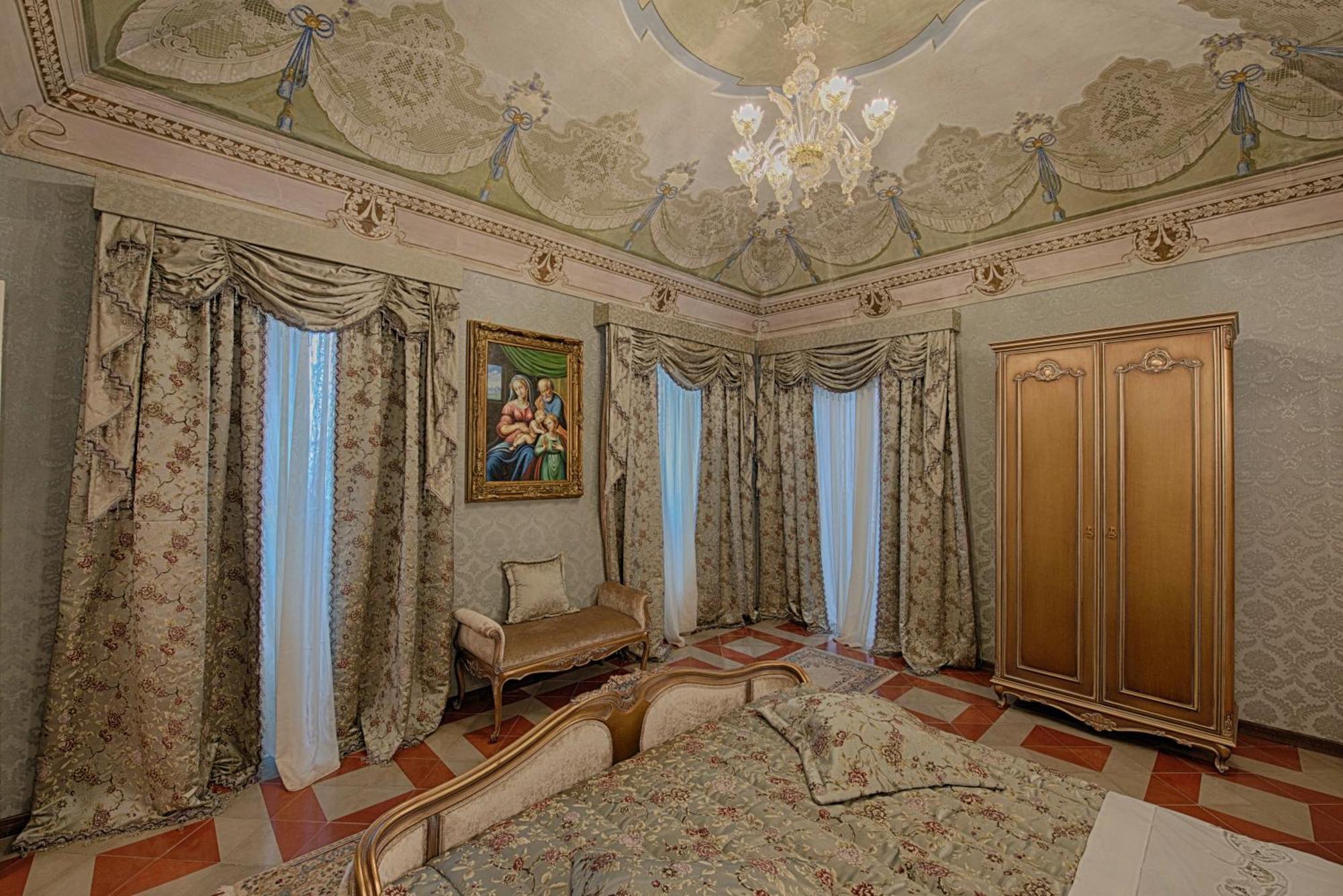 Palazzo Tilli Bed & Breakfast Casoli  Exterior photo