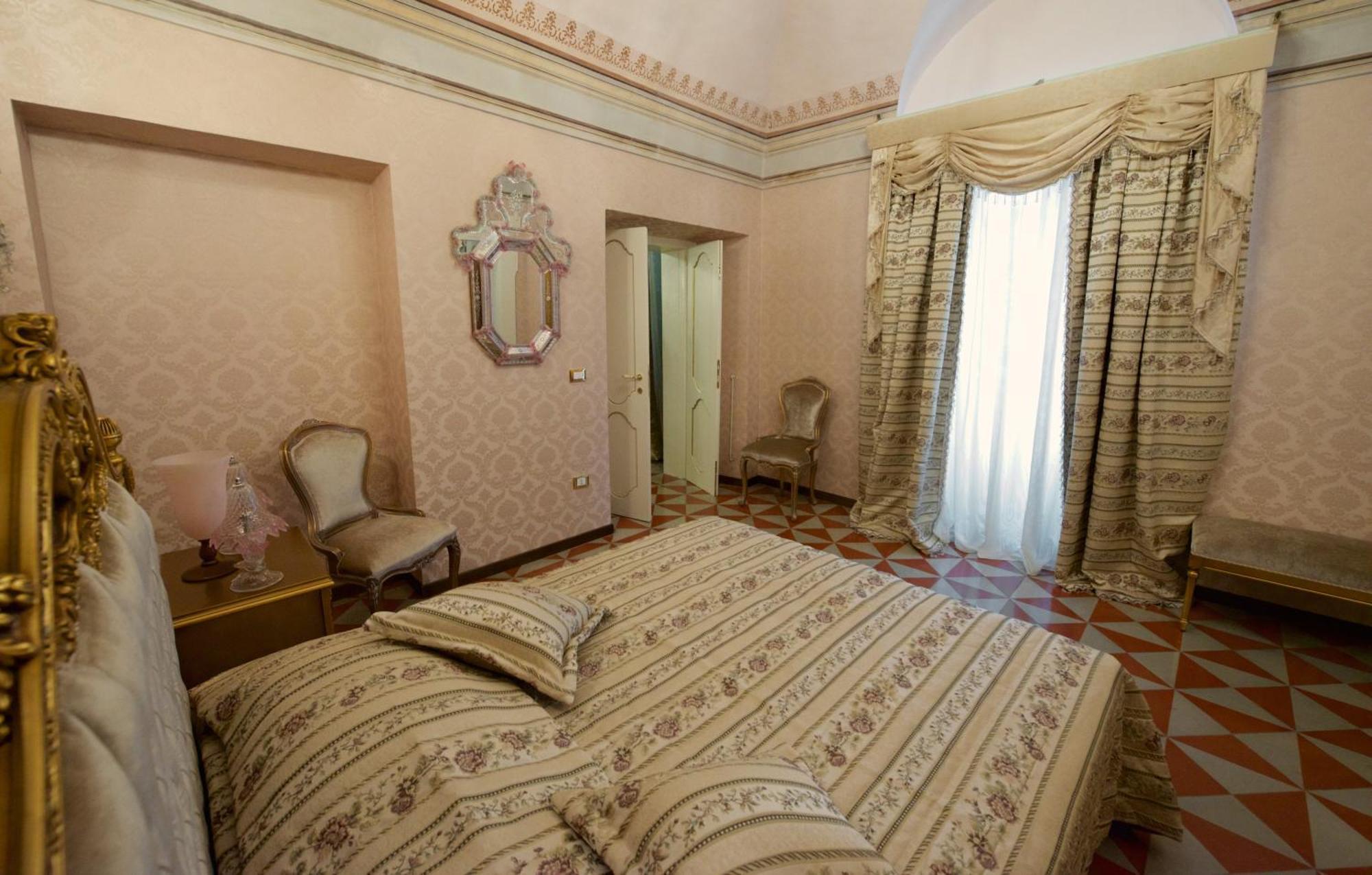 Palazzo Tilli Bed & Breakfast Casoli  Exterior photo